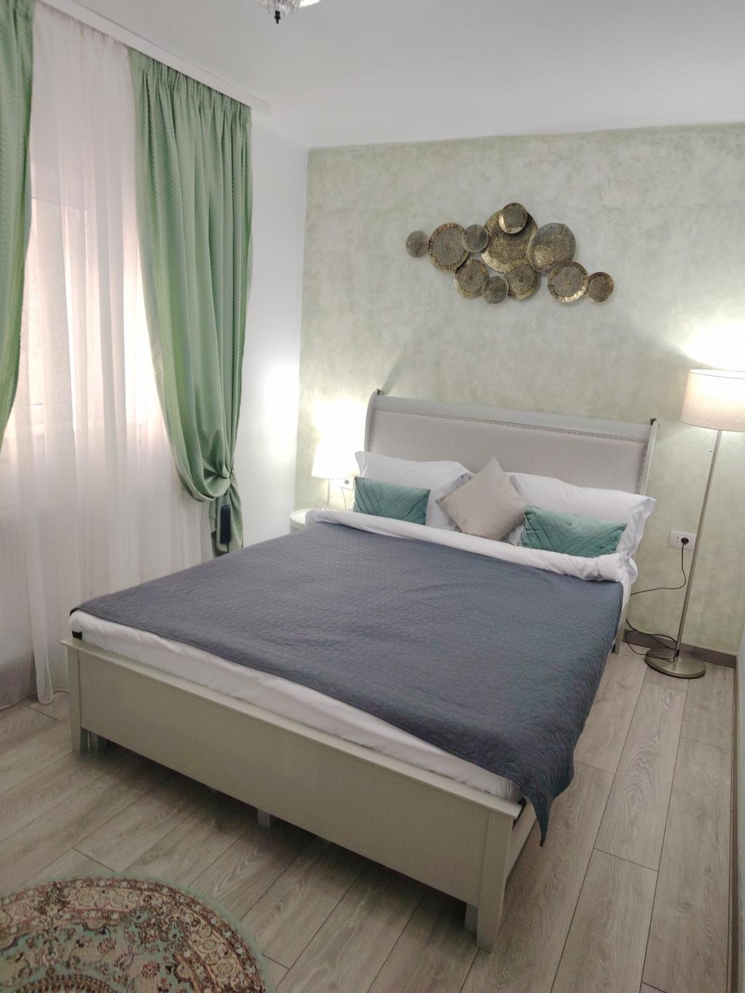 Relax Downtown Suite Constanta Exterior photo